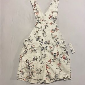 No Boundaries Floral Overall Shorts, X-small